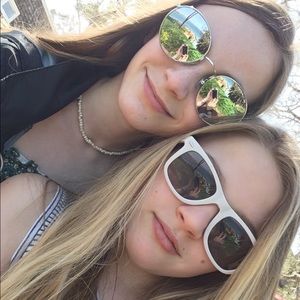 Meet your Posher, Corinne